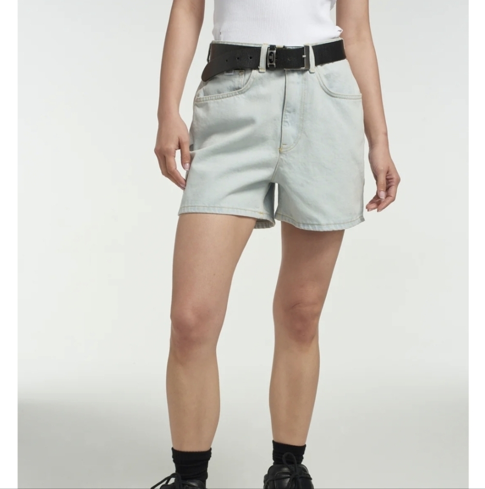 MOM SHORT STONEWASH